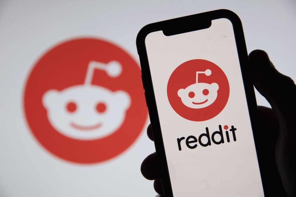 Reddit App On Mobile Phone